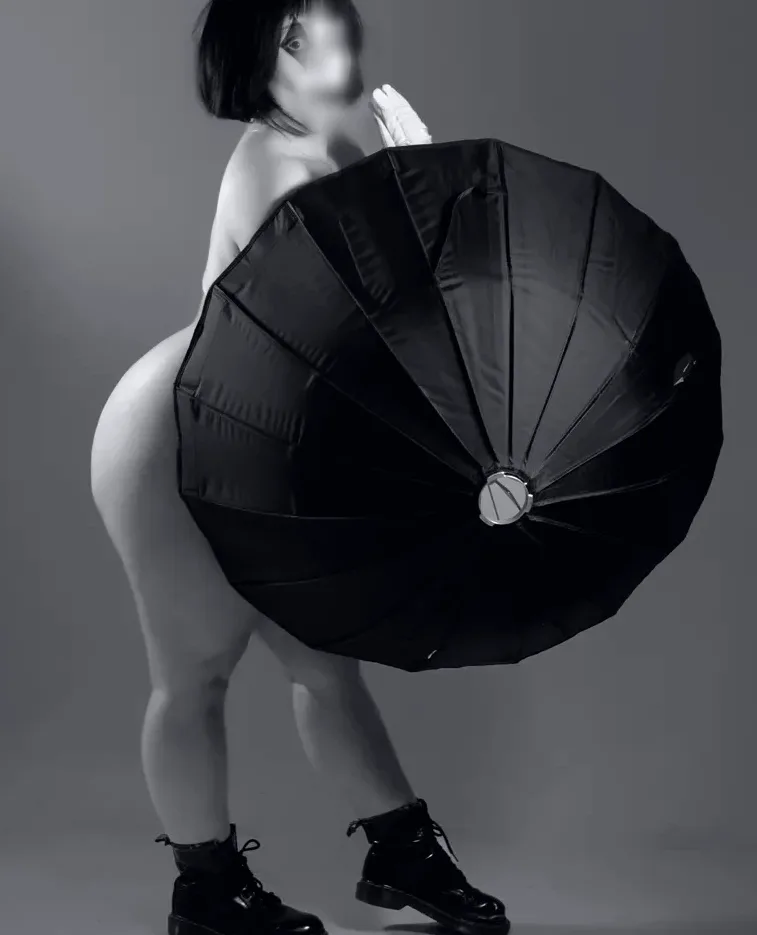 Anna, 29