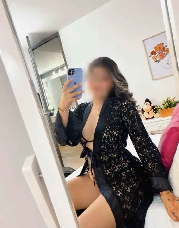 Anne, 23