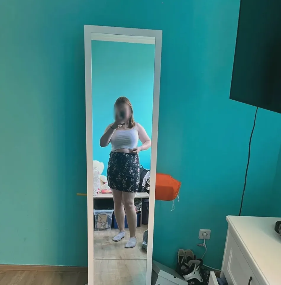 Ayla, 18