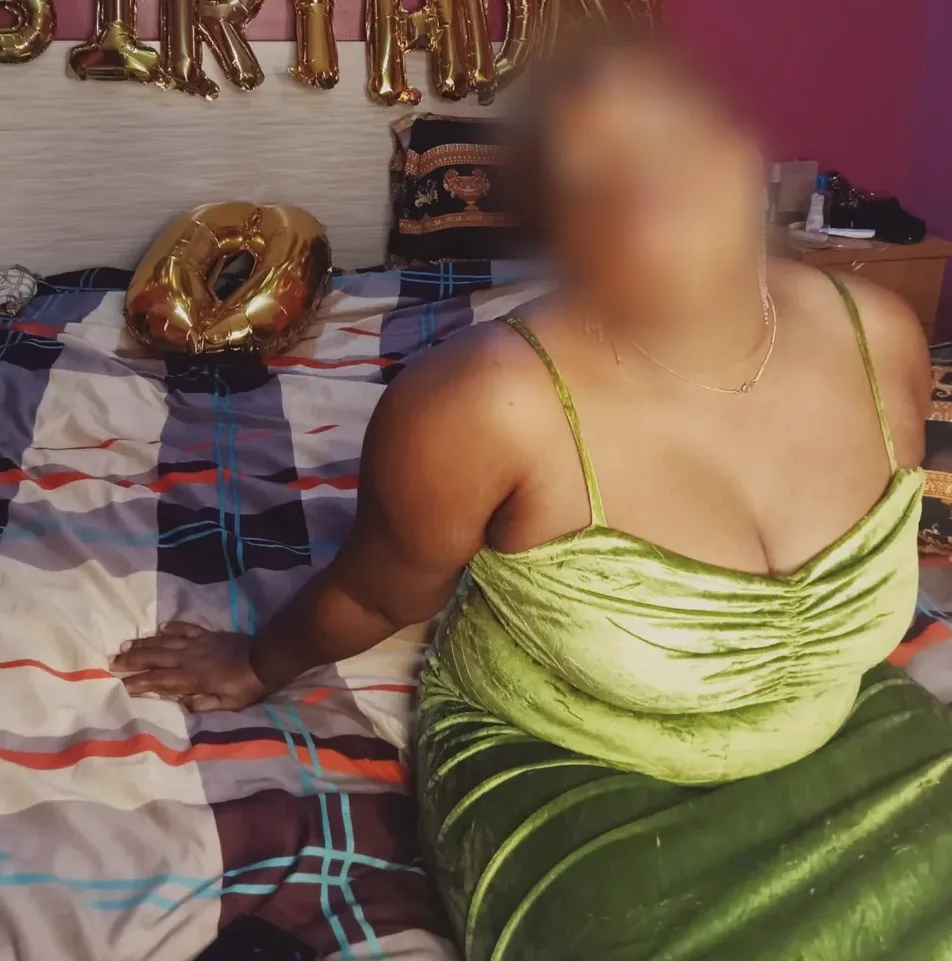 Bianca, 32
