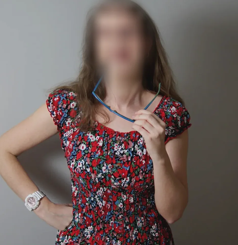 Eva, 35