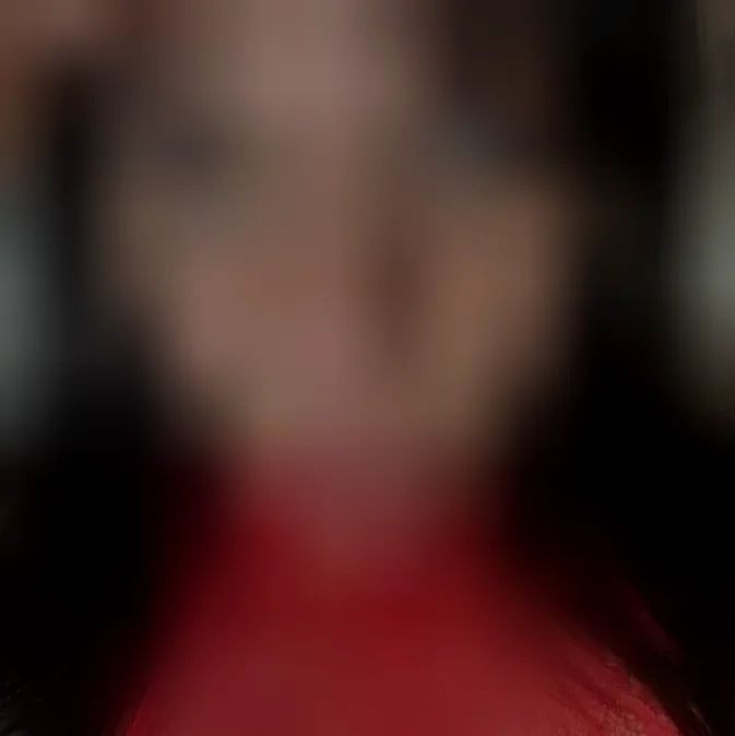 Lois, 32
