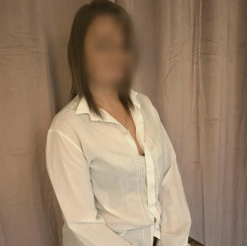 Nadia, 38