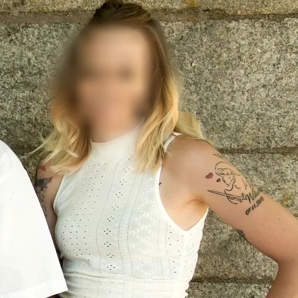 Naomi, 32